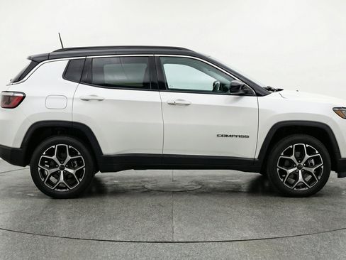 Used 2025 Jeep Compass Limited AWD/4WD image 11