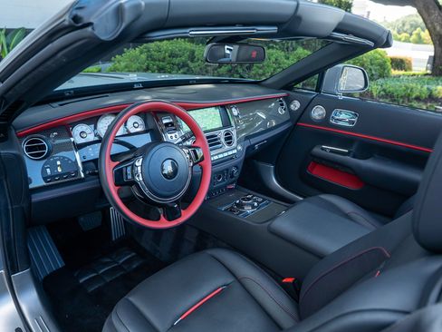Certified 2021 Rolls-Royce Dawn RWD image 8
