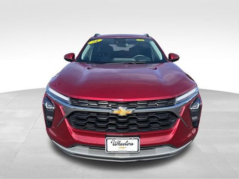 Used 2024 Chevrolet Trax LT FWD image 8