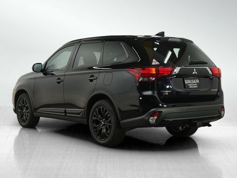 Used 2018 Mitsubishi Outlander LE image 3