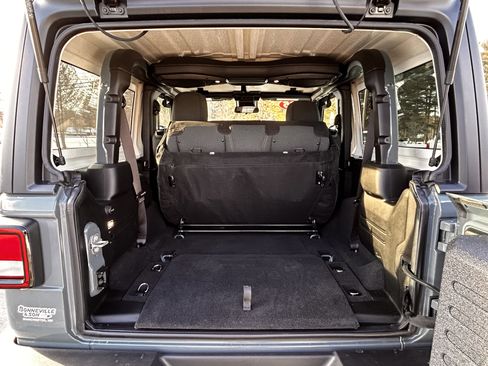 Certified 2025 Jeep Wrangler Sport AWD/4WD image 14