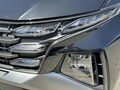 Used 2025 Hyundai Tucson SE FWD image 11