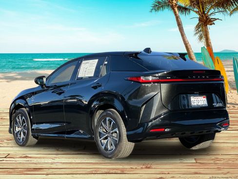 Used 2023 Lexus RZ 450e Premium image 3