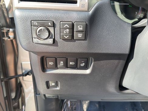 Certified 2023 Lexus GX 460 Luxury w/ Sport Design Package AWD/4WD image 20