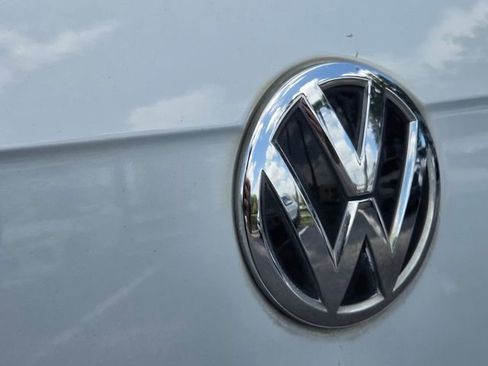 Used 2018 Volkswagen Tiguan SE FWD image 15