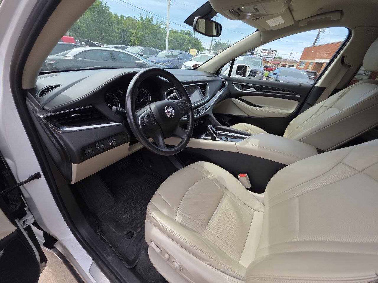 Used 2020 Buick Enclave Essence FWD image 18