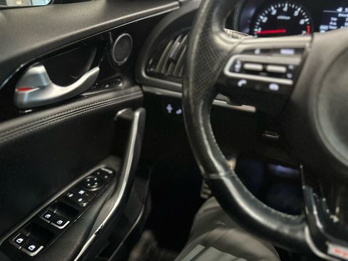 Used 2021 Kia Stinger GT-Line image 24