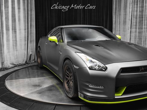 Used 2013 Nissan GT-R Black Edition AWD/4WD image 37
