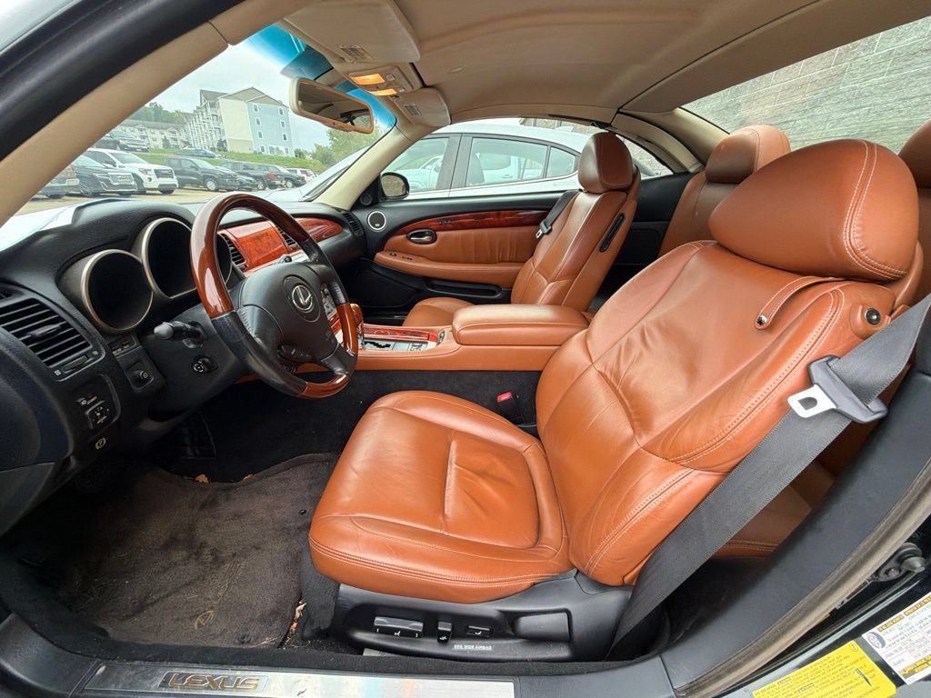 Used 2005 Lexus SC 430 Convertible w/ Preferred Accessory Pkg RWD image 9