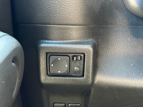 Used 2009 Nissan Cube 1.8 S w/ Interior Illumination Pkg image 22