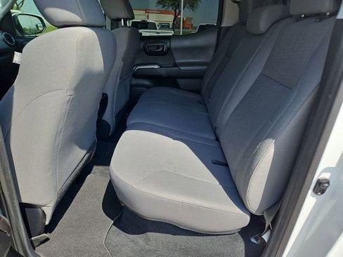 Used 2018 Toyota Tacoma SR5 image 21