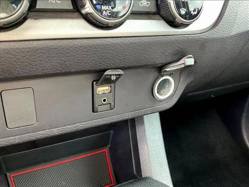 Used 2018 Toyota Tacoma SR RWD image 24