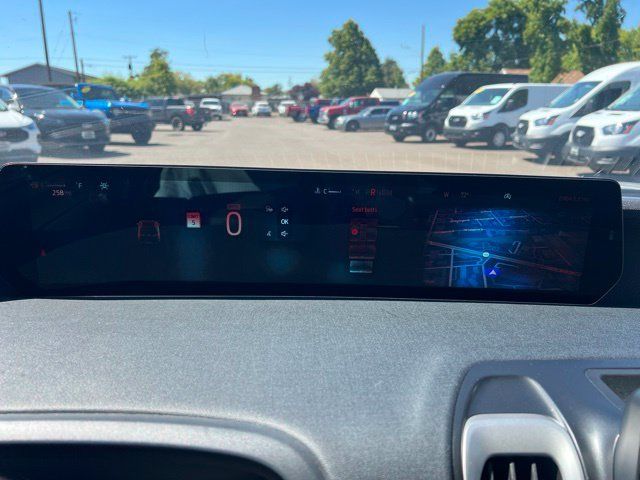 Used 2025 Ford Expedition Active AWD/4WD image 19