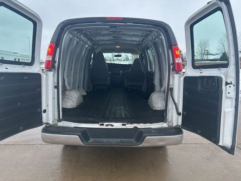 Used 2019 Chevrolet Express 2500 w/ Driver Convenience Package image 16