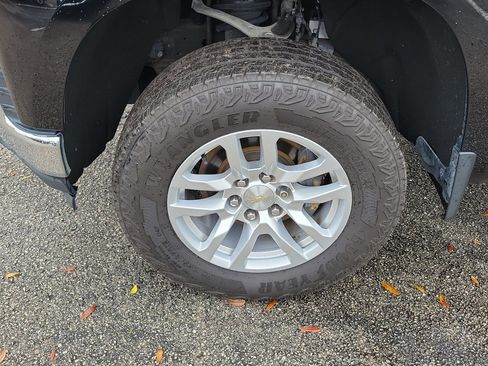 Used 2020 Chevrolet Silverado 1500 LT w/ All-Star Edition image 36