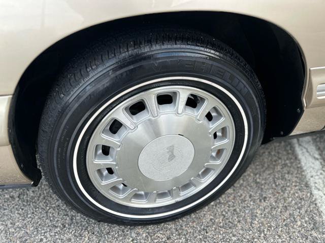 Used 1998 Cadillac De Ville FWD image 36