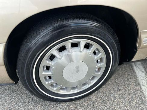 Used 1998 Cadillac De Ville image 36