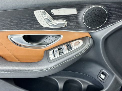 Certified 2022 Mercedes-Benz GLC 300 image 21