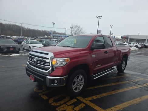 Used 2017 Toyota Tundra SR5 image 9