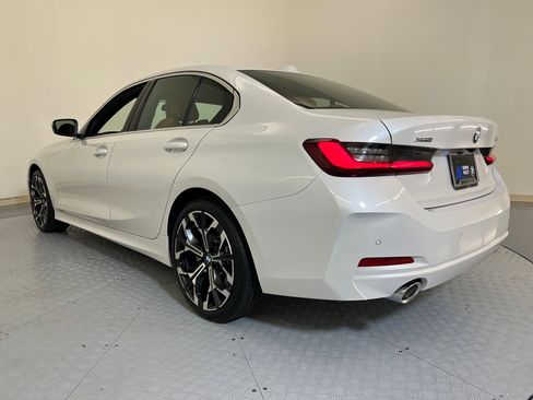Used 2025 BMW 330i xDrive Sedan w/ Premium Package AWD/4WD image 3