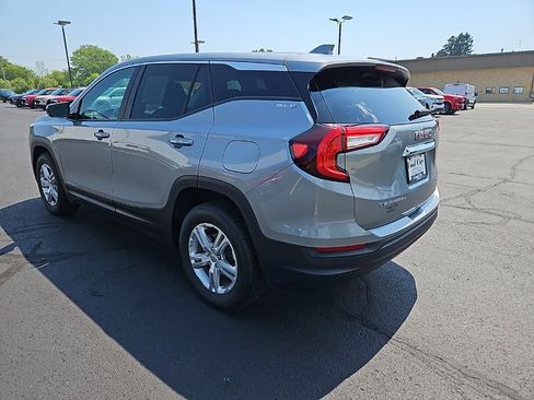 Used 2024 GMC Terrain SLE image 5