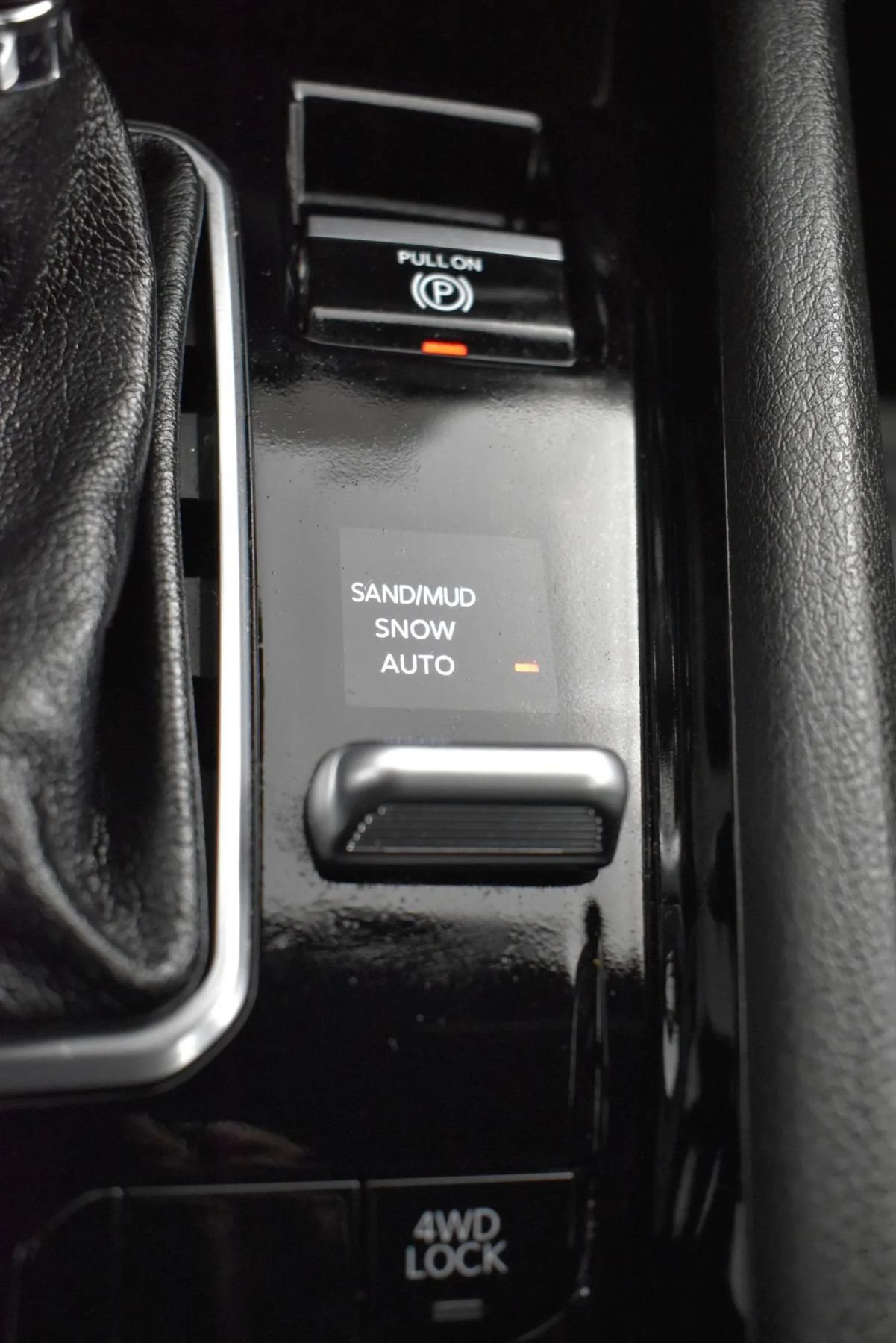 Used 2025 Jeep Compass Limited AWD/4WD image 34