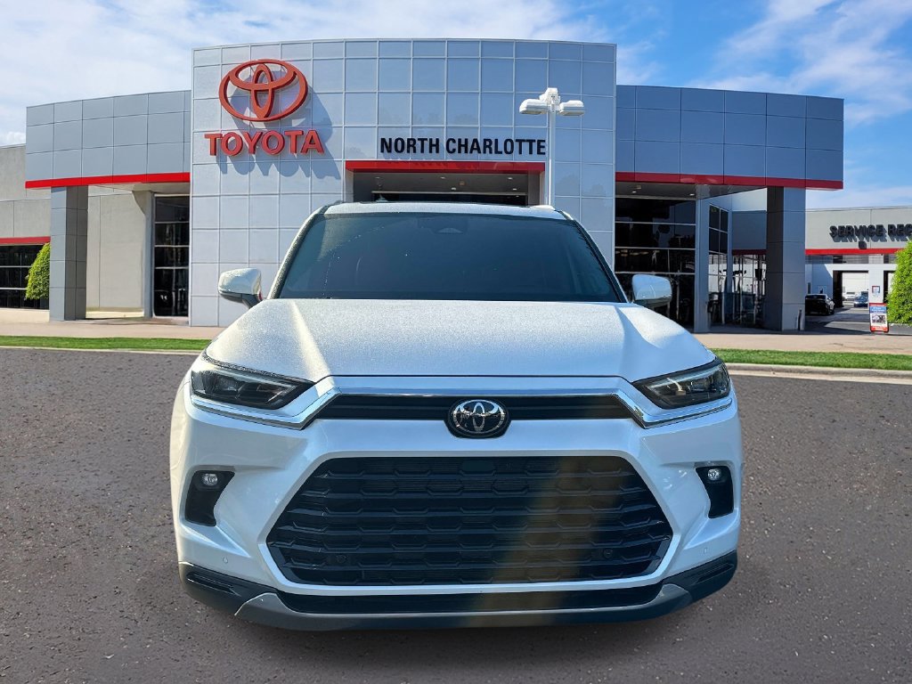Used 2026 Toyota Grand Highlander FWD image 3