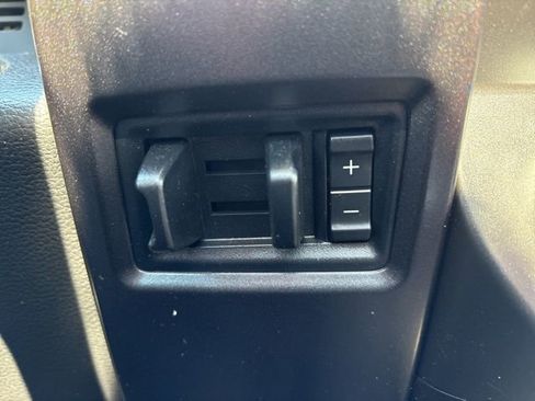 Used 2021 Ford Expedition Max Limited image 24