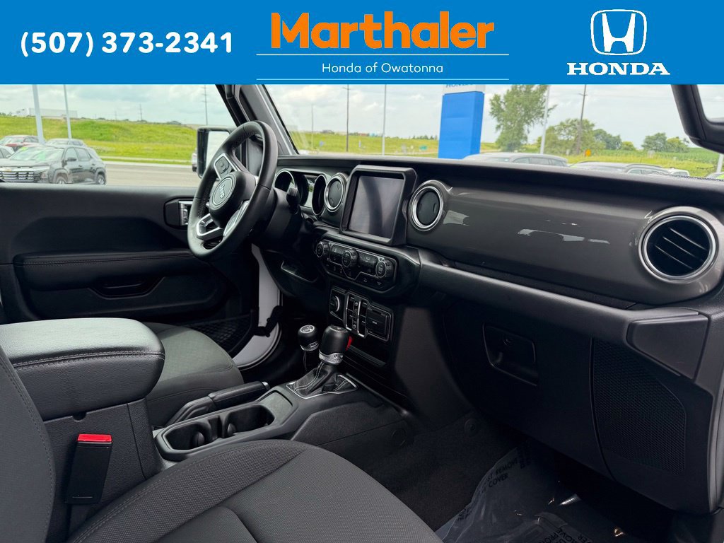Used 2023 Jeep Gladiator Overland AWD/4WD image 23