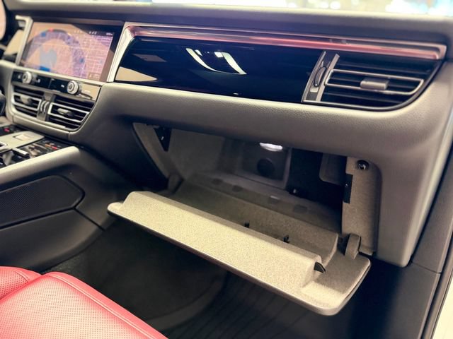 Used 2022 Porsche Macan AWD/4WD image 39