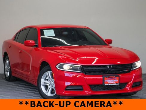 Used 2022 Dodge Charger SXT image 2