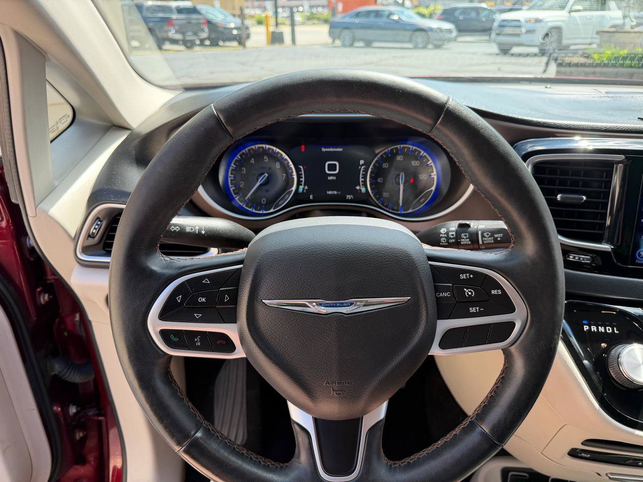 Used 2017 Chrysler Pacifica Touring-L Plus FWD image 17