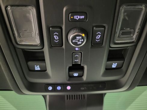 Used 2024 Chevrolet Tahoe High Country image 20