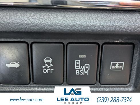 Used 2014 Toyota Avalon Limited FWD image 18