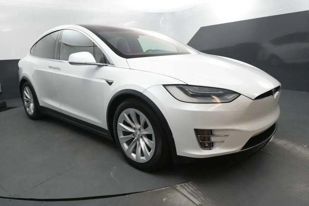 Used 2019 Tesla Model X Long Range AWD/4WD image 7
