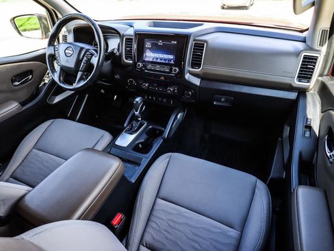 Used 2022 Nissan Frontier SV image 32