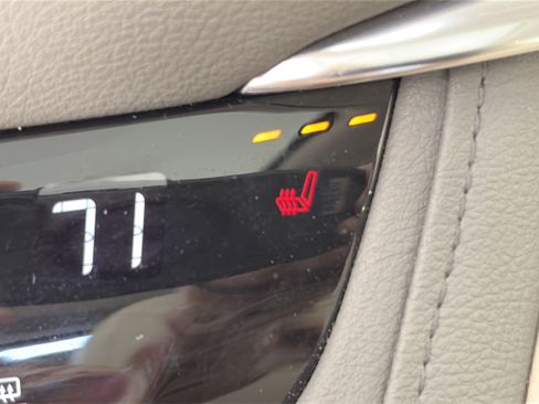 Used 2019 Cadillac XT5 Luxury image 28