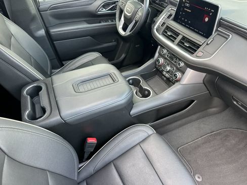 Used 2023 GMC Yukon XL SLT AWD/4WD image 17