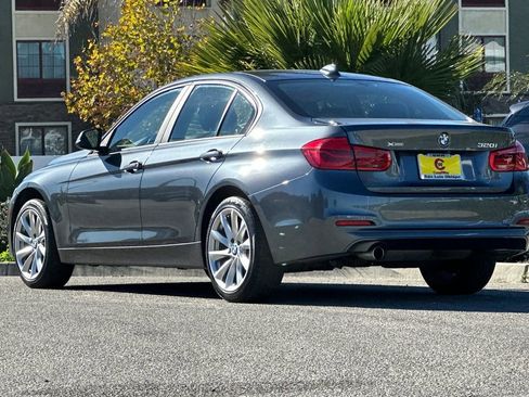 Used 2018 BMW 320i xDrive Sedan image 5