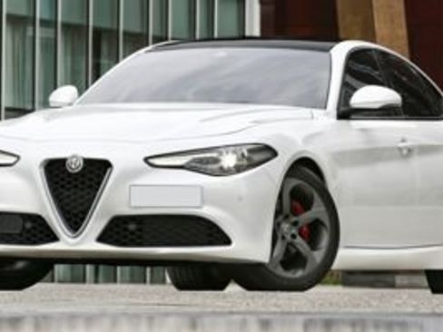 Used 2017 Alfa Romeo Giulia Ti w/ TI 19" Sport Package RWD image 1