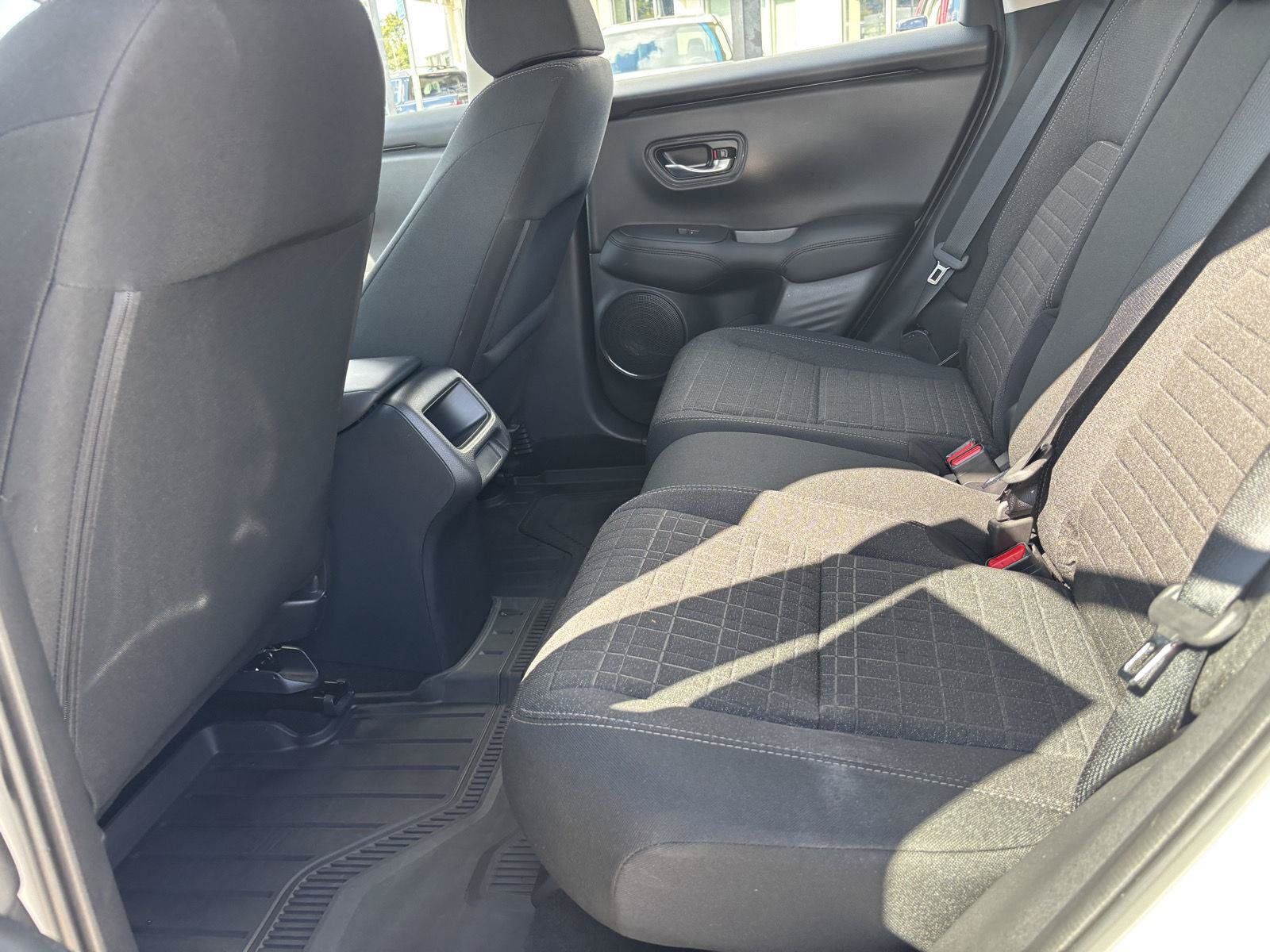 Used 2025 Honda HR-V LX image 10