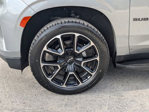 Certified 2024 Chevrolet Suburban RST image 10