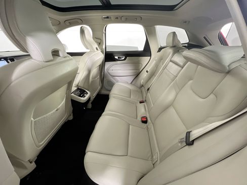 Used 2020 Volvo XC60 T5 Inscription image 25