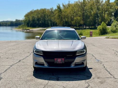 Used 2015 Dodge Charger SXT w/ AWD Plus Group image 2
