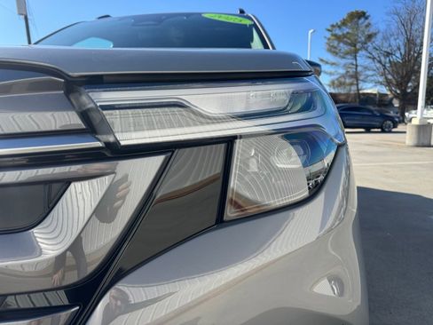 Used 2025 Subaru Forester Limited w/ Protection Package image 29