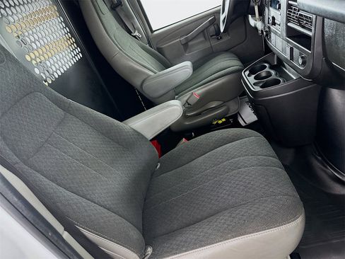 Used 2024 GMC Savana 2500 w/ Driver Convenience Package image 21