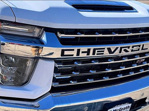 Used 2021 Chevrolet Silverado 2500 LTZ w/ LTZ Premium Package image 31