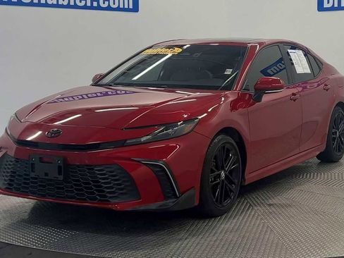 Used 2025 Toyota Camry SE w/ Convenience Package FWD image 39