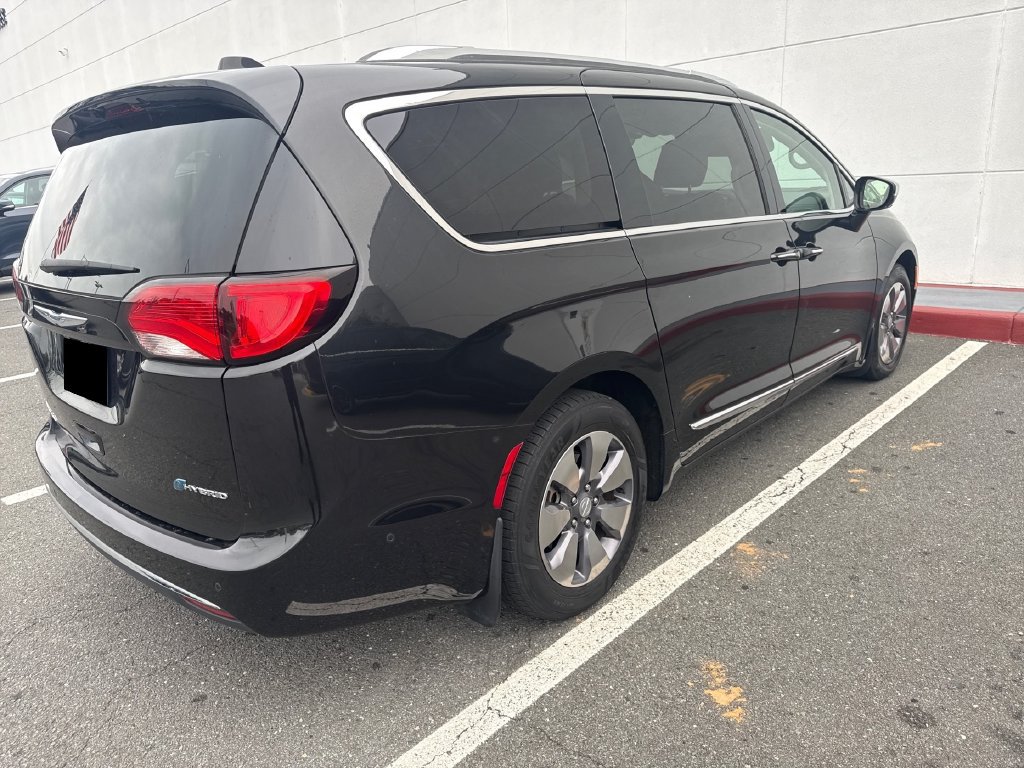 Used 2019 Chrysler Pacifica Limited w/ Advanced Safetytec Group FWD image 5