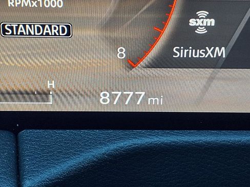 Used 2025 Nissan Armada Platinum Reserve image 30